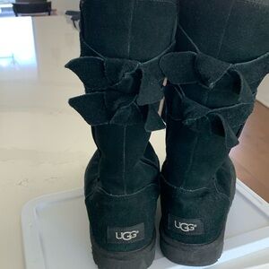 UGG Black Suede Bow Boots ladies size 8